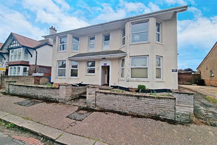 1 Bedroom Flat To Rent In Flat, - Bassett Road, Bognor Regis, West Sussex, PO21