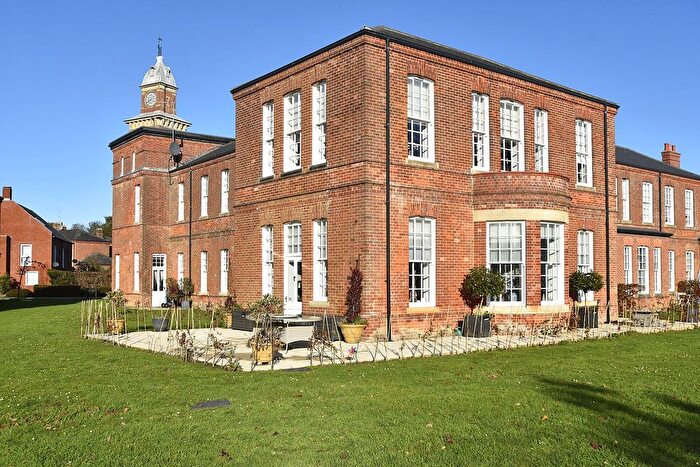 2 Bedroom Flat To Rent In Hardy Villias, Whitecroft Park, Newport, PO30