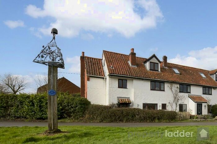 5 Bedroom End Of Terrace House For Sale In The Street, Swannington, NR9
