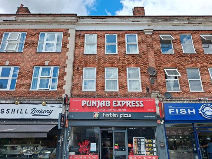 3 Bedroom Flat For Sale In Kingshill Avenue, Hayes, UB4