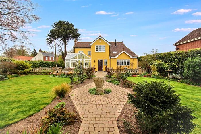 4 Bedroom Detached House For Sale In Reeves Corner, Great Plumstead, Norwich, NR13