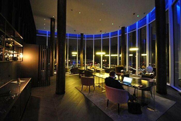 1 Bedroom Flat To Rent In Charrington Tower, Biscayne Avenue, London, United Kingdom, E14