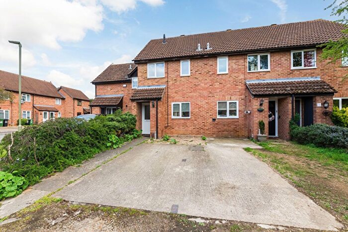 2 Bedroom Terraced House For Sale In Lindsay Drive, Abingdon, OX14