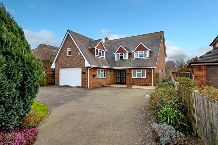 4 Bedroom Detached House For Sale In The Thatchway, Angmering, BN16
