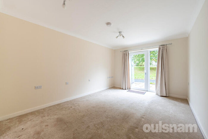 2 Bedroom Apartment For Sale In Turves Green, Birmingham, West Midlands, B31