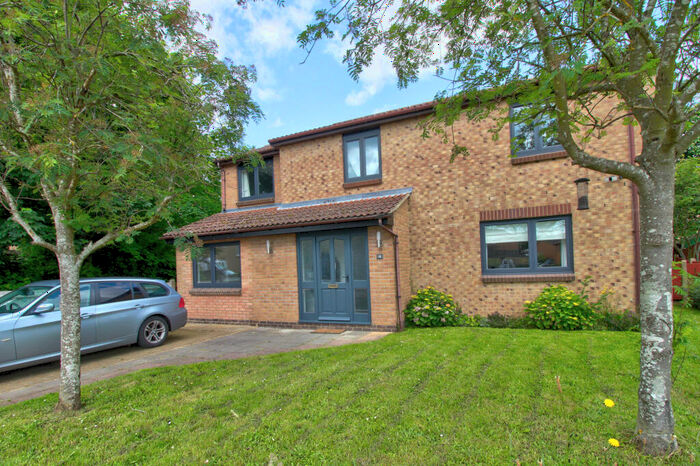 4 Bedroom Detached House For Sale In Cedar Road, Woodbridge, IP12