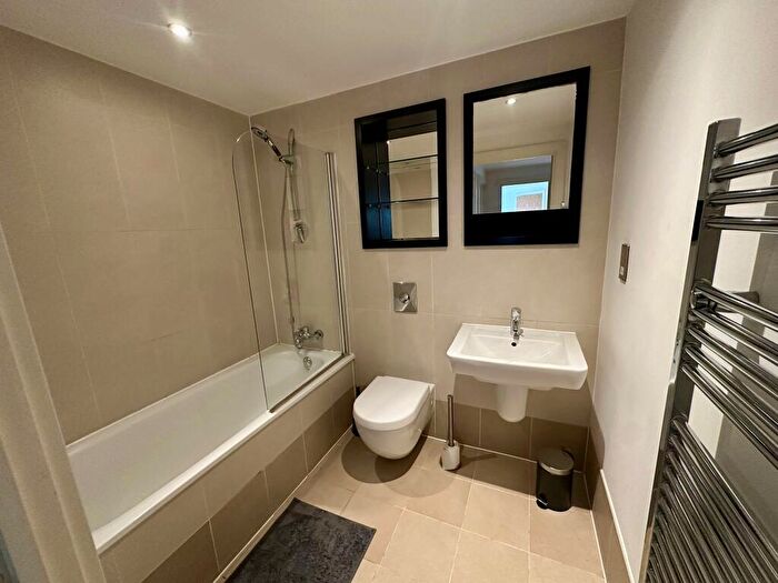 2 Bedroom Apartment To Rent In La Salle, Leeds Dock, LS10