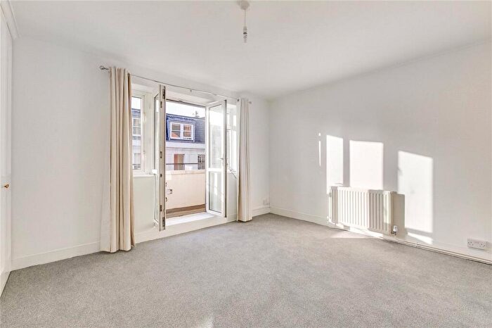 Flat To Rent In Victor Cazalet House, Gaskin Street, N1
