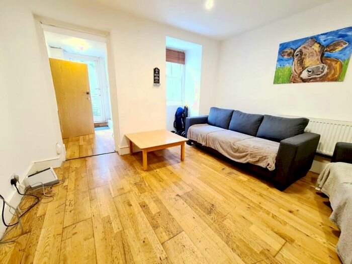 4 Bedroom Flat To Rent In St Pancras Way, Camden, NW1