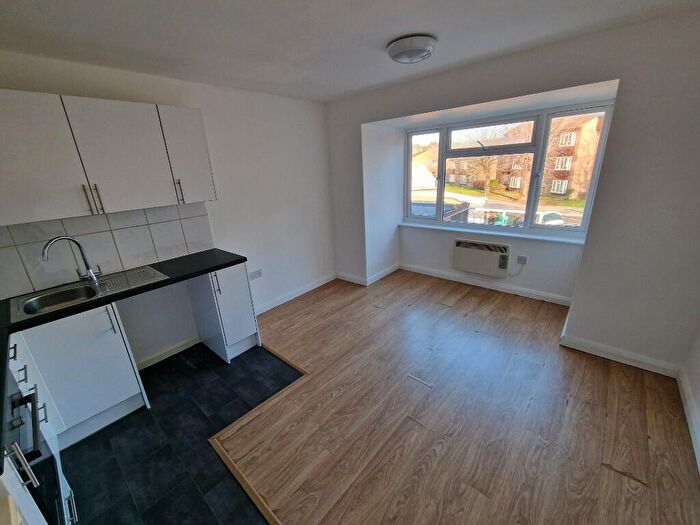 1 Bedroom Flat To Rent In Tavistock Street, Bedford, Bedfordshire, MK40
