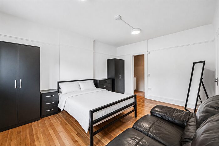 Studio To Rent In Elm Avenue, W5