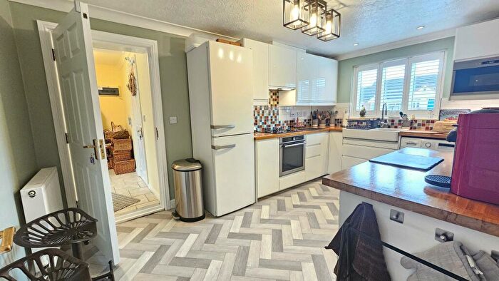 2 Bedroom Detached Bungalow For Sale In Maple Grove, Heckington, NG34