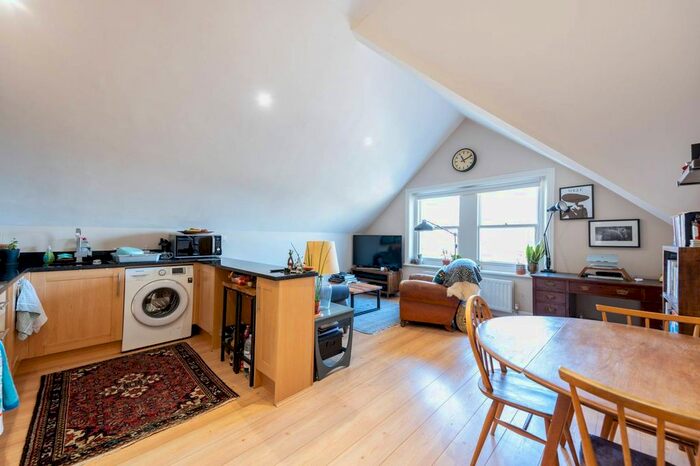 1 Bedroom Flat To Rent In Harold Road, Crystal Palace, London, SE19
