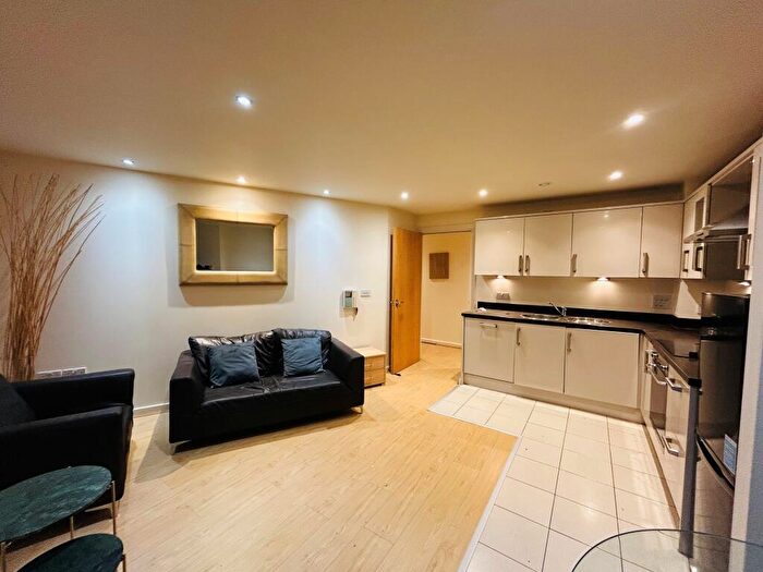 2 Bedroom Apartment To Rent In Masshouse Plaza, Birmingham, B5
