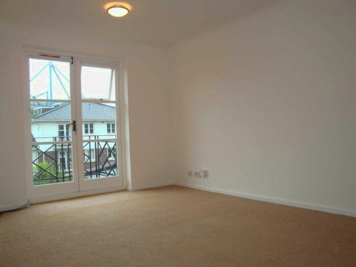 1 Bedroom Flat To Rent In Brompton Park Crescent, London, SW6