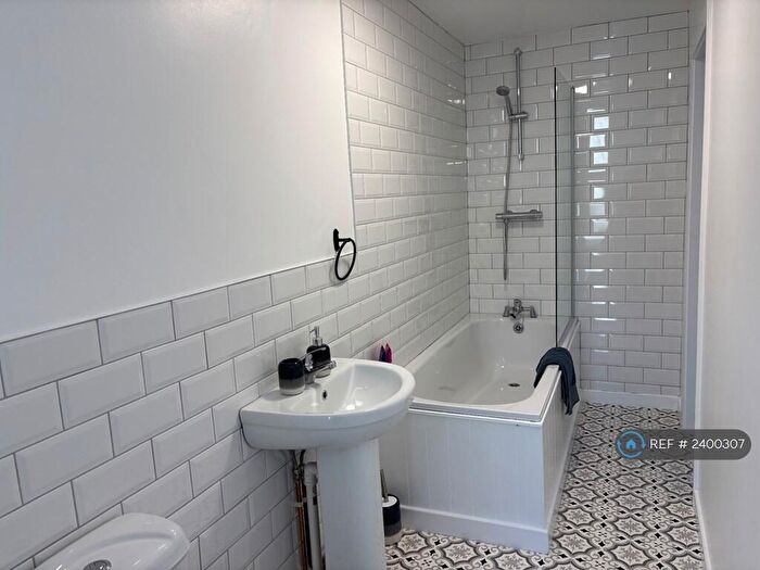 Studio To Rent In Wellfield Road, Liverpool, L9