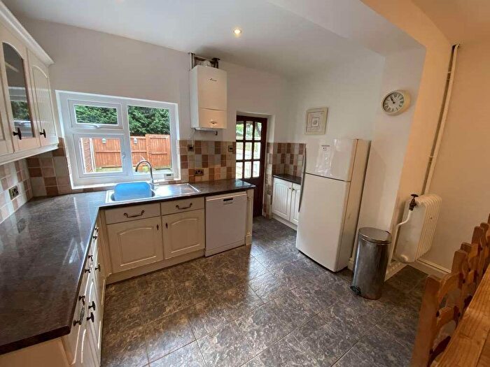 2 Bedroom Terraced House To Rent In Park Rd, Ws, SK9