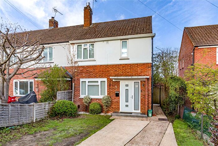 2 Bedroom End Of Terrace House For Sale In Conquest Road, Addlestone, Surrey, KT15
