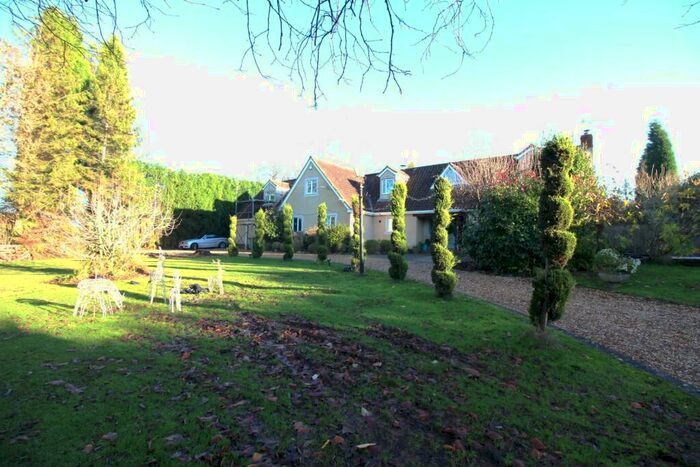 4 Bedroom Detached House For Sale In Gloucester Road, Almondsbury, BS32