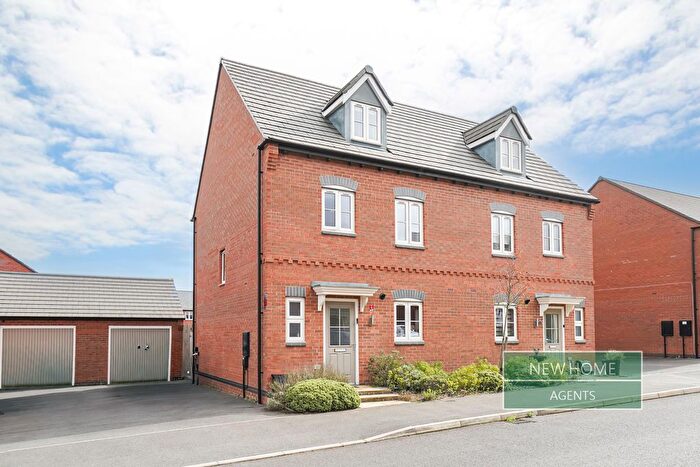 4 Bedroom Semi Detached House For Sale In Fallow Way, Mansfield, NG18