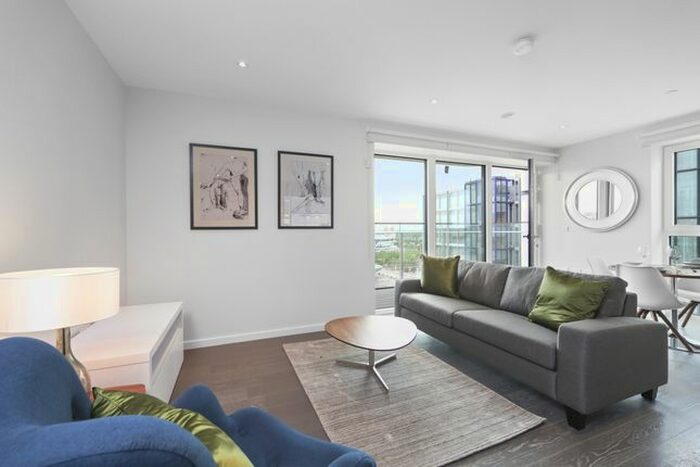 2 Bedroom Flat To Rent In Glasshouse Gardens, London, E20