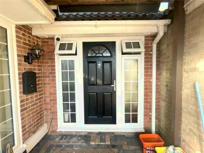 Studio To Rent In Canvey Close, Crawley, West Sussex, RH11