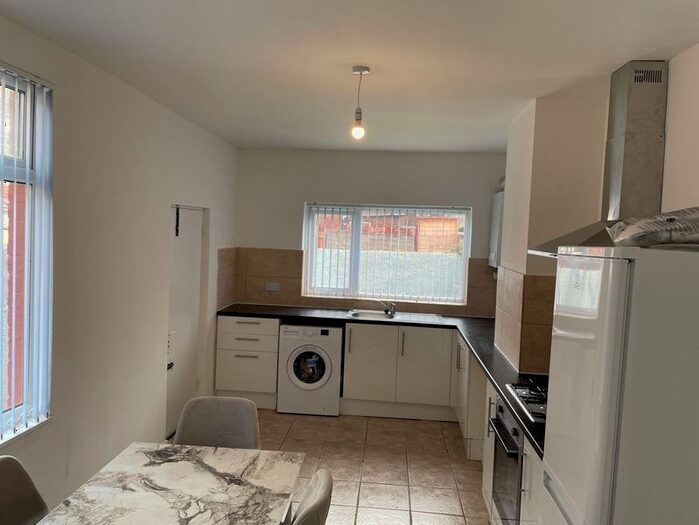 3 Bedroom End Of Terrace House To Rent In Buckingham Road, Liverpool, L13