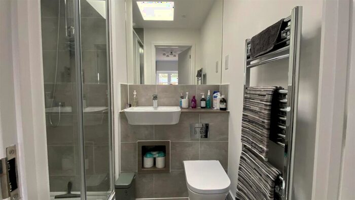 2 Bedroom Apartment To Rent In Baddlesmere Drive, Kings Hill, ME19