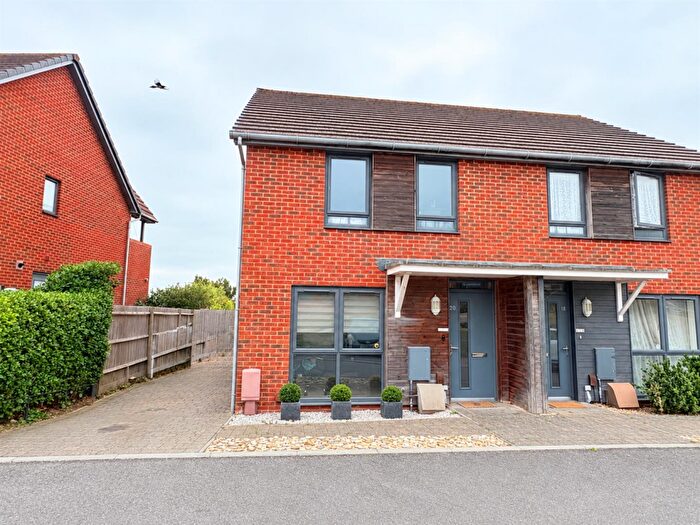 3 Bedroom Semi-Detached House For Sale In Portsea View, Havant, Bedhampton, PO9