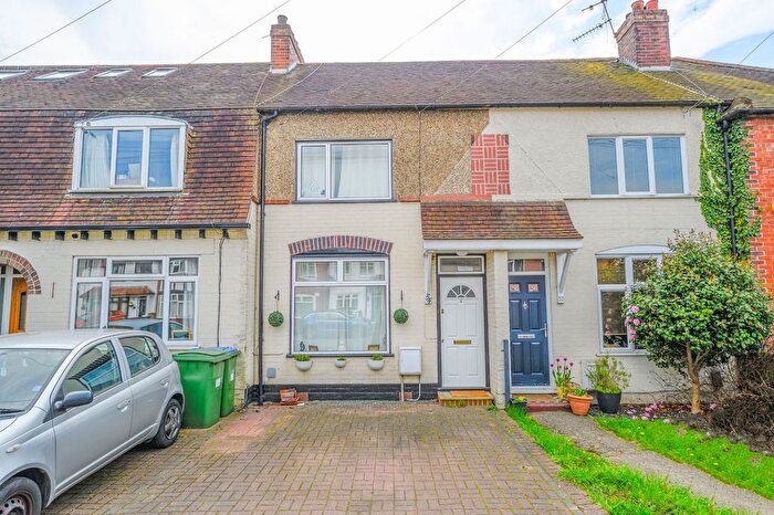 2 Bedroom Terraced House For Sale In Carlton Road, Walton-On-Thames, KT12