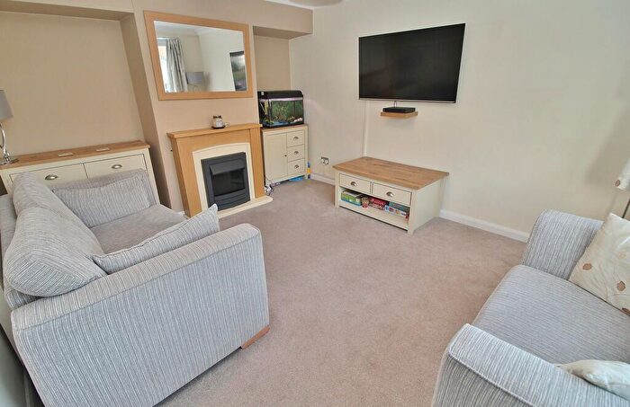 3 Bedroom Terraced House For Sale In Holybourne Road, Havant, PO9