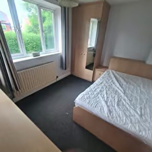 6 Bedroom Semi-Detached House To Rent In Winston Mount, Leeds, West Yorkshire, LS6