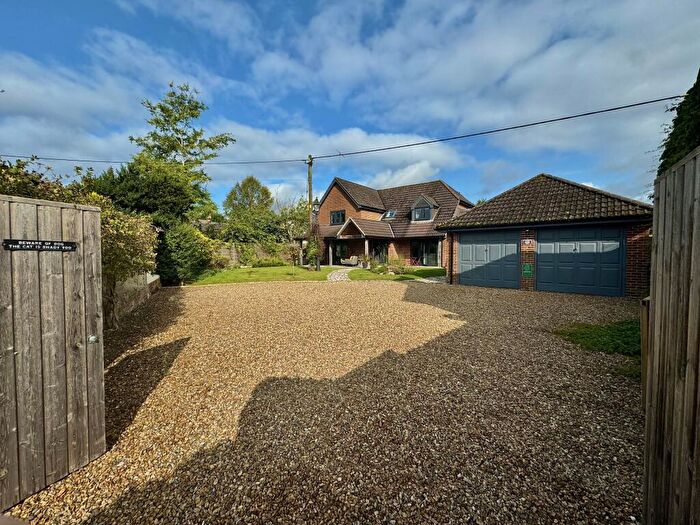 4 Bedroom Detached House For Sale In The Gardens, Upavon, SN9