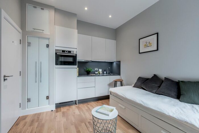 Studio To Rent In Croxley Road, London, W9