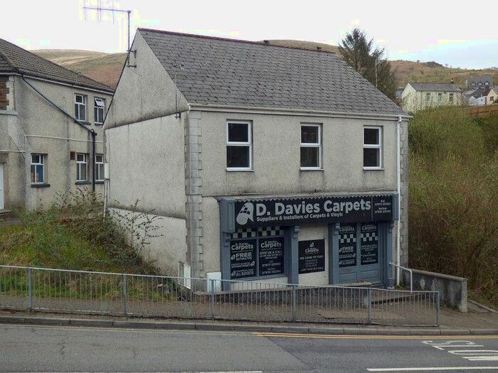 2 Bedroom Flat To Rent In Square View, Oxford Street, Pontycymer, Bridgend., CF32