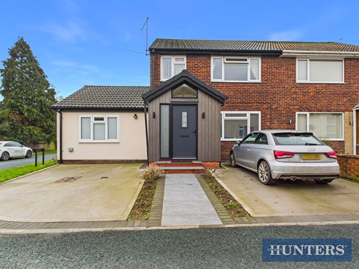 3 Bedroom Semi-Detached House For Sale In Eastfield Close, Carr Lane, Weel, HU17