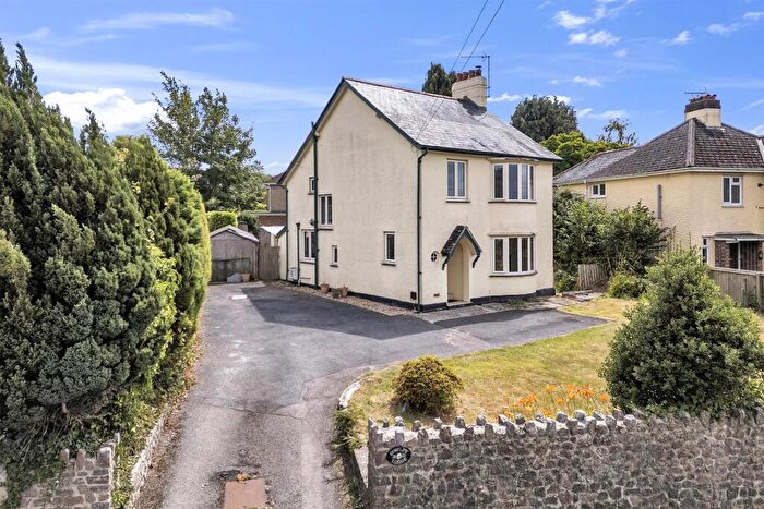 3 Bedroom Detached House For Sale In Exeter Road, EX14