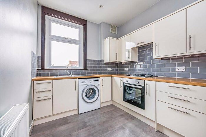 2 Bedroom Apartment To Rent In Northcote Road, Southsea, PO4