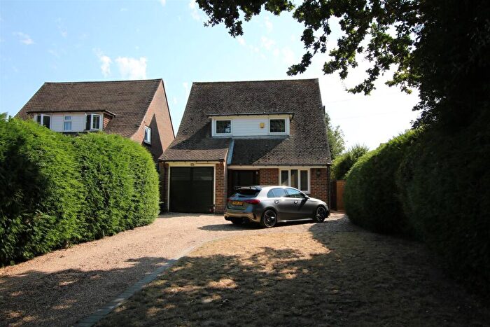 3 Bedroom Detached House To Rent In Shipley Bridge Lane, Copthorne, Crawley, RH10