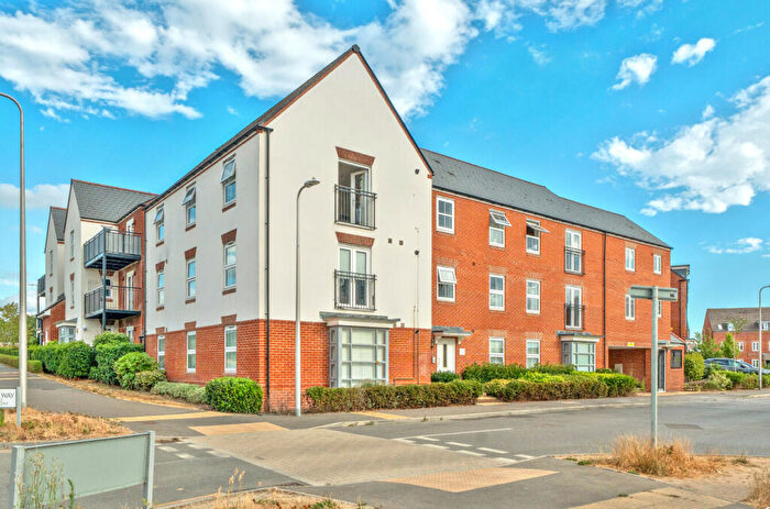 2 Bedroom Apartment For Sale In Bremner Way, Wokingham, Berkshire, RG40