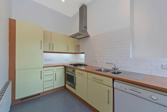 1 Bedroom Flat To Rent In Magdalen Road, Earlsfield, SW18