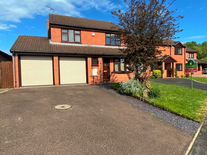 4 Bedroom Detached House To Rent In Redruth Close, Nuneaton, Warwickshire, CV11