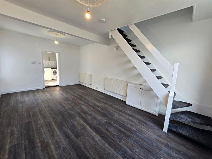 2 Bedroom Property To Rent In Chestnut Rise, London, SE18