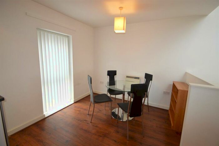3 Bedroom House To Rent In Boston Street, Hulme, Manchester, M15