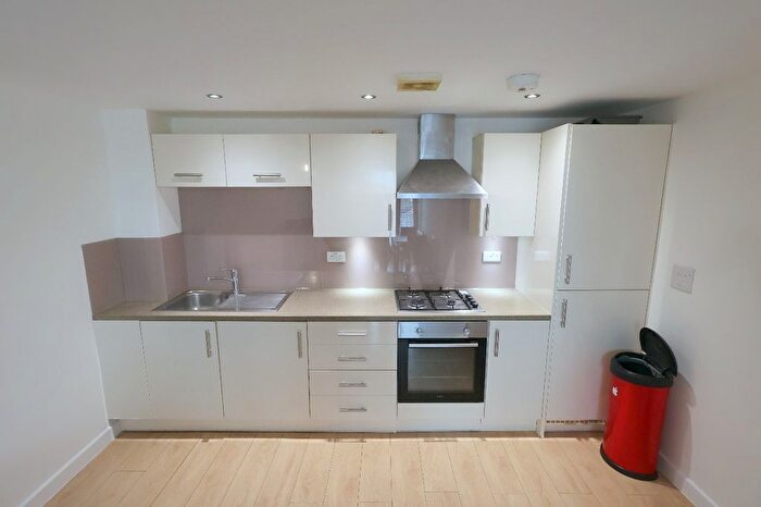 2 Bedroom Flat To Rent In George Lane, London, E18