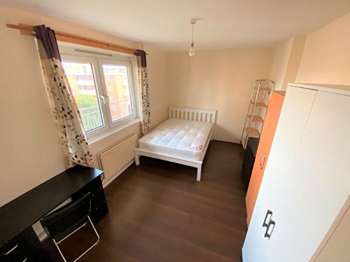 3 Bedroom Flat To Rent In Bayham Street, NW1