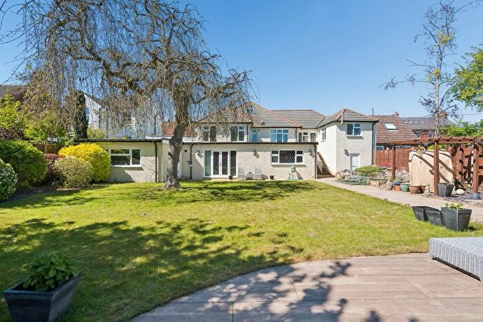 4 Bedroom Detached House For Sale In Beaconsfield Road, Tring, HP23
