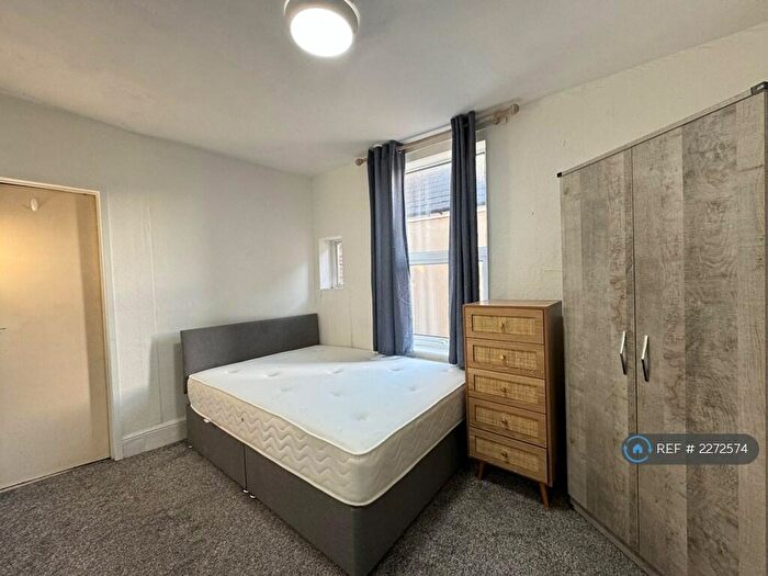 1 Bedroom Flat To Rent In Loughborough Road, West Bridgford, Nottingham, NG2