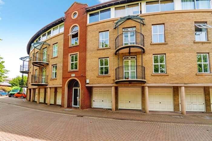 2 Bedroom Flat For Sale In Alcantara Crescent, Southampton, SO14