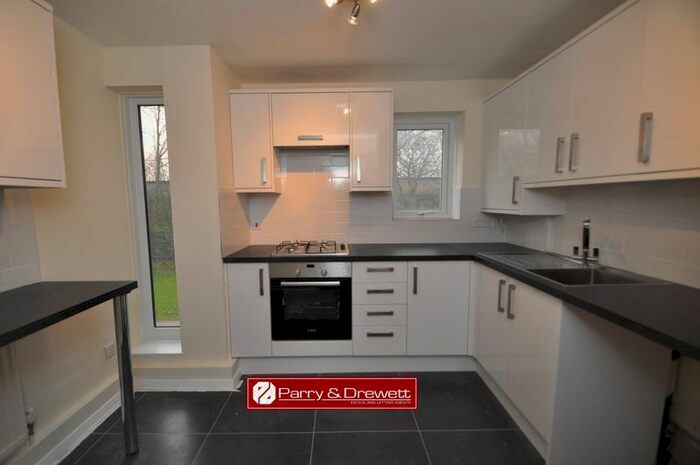 2 Bedroom Flat To Rent In Farnham Gardens, London SW20